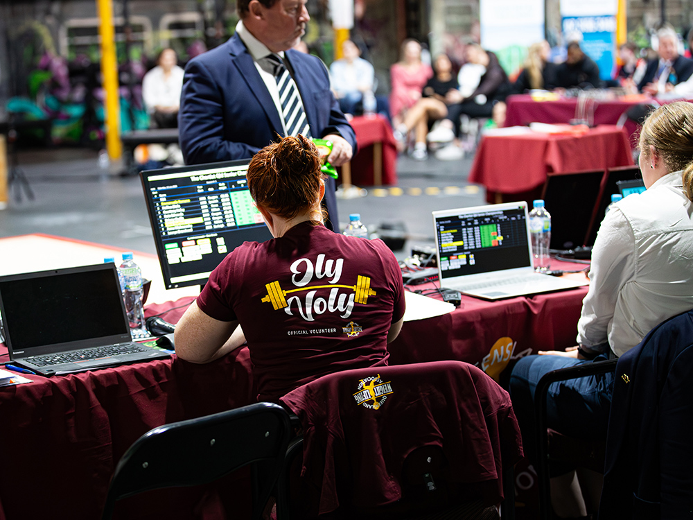 Learn the skills to become an Official Volunteer with Queensland Weightlifting.